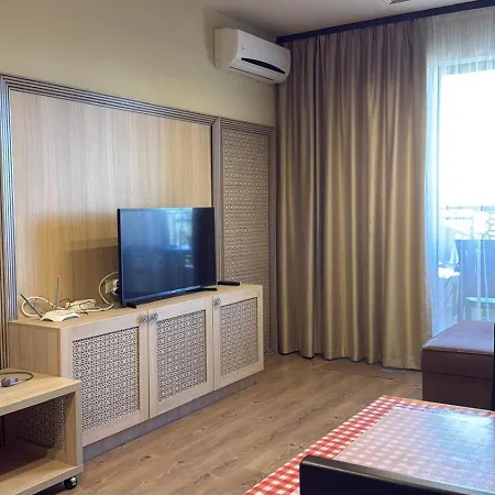 Apartman 2-стаен аппартамент в Argisht Partez *